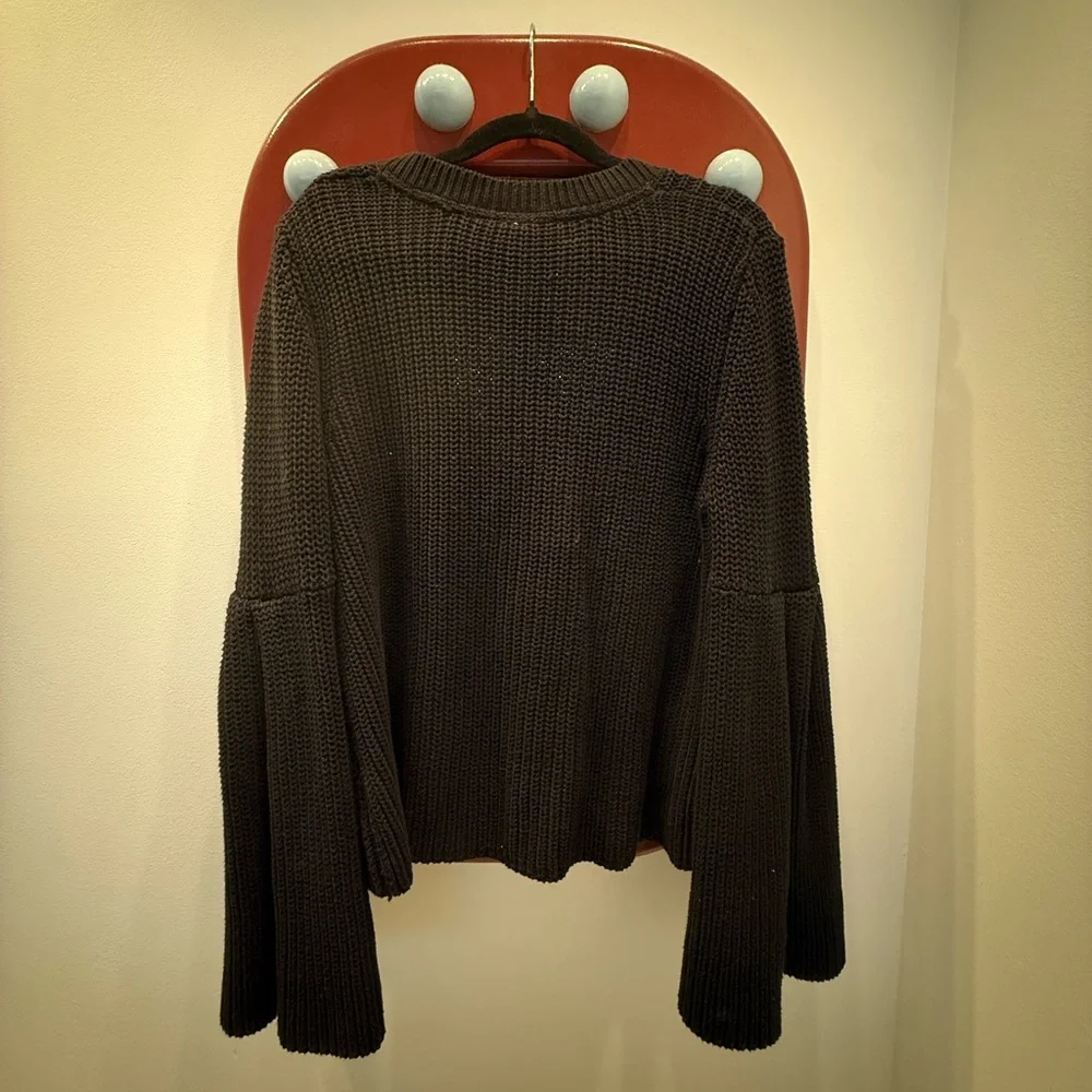 Free People Damsel V-Neck Knit w Bell Sleeves - US M - Picture 3 of 7